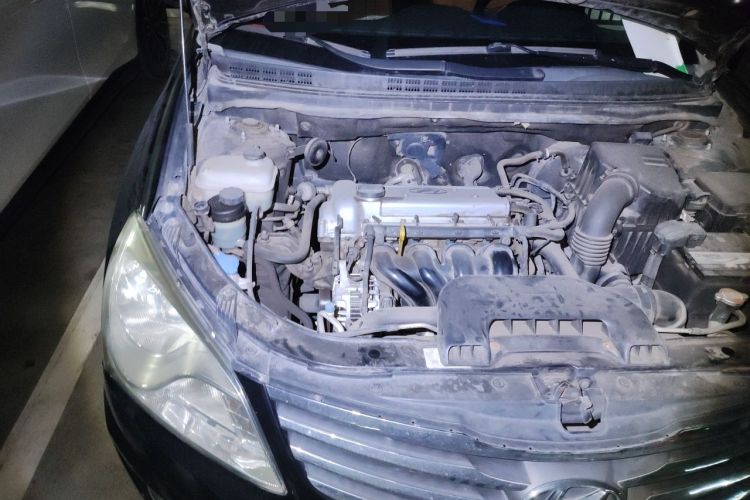 Used Hyundai Celesta 2011 1.6L Manual Luxury Model Engine Bay Right