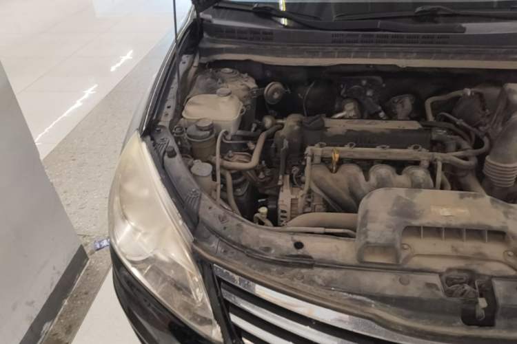 Used Hyundai Celesta 2011 1.6L Automatic Luxury Version Engine Bay Right