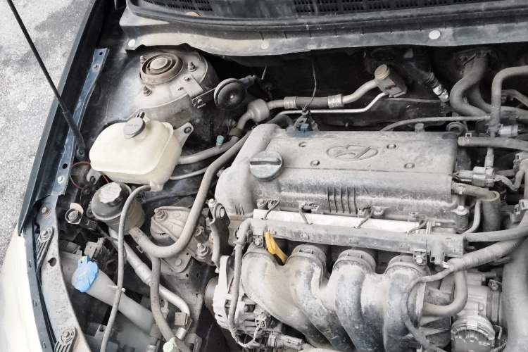 Used Hyundai Celesta 2011 1.6L Manual Luxury Model Engine Bay Right