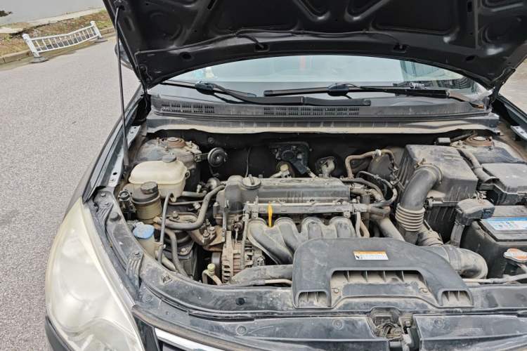 Used Hyundai Celesta 2011 1.6L Manual Luxury Model Engine Bay Right