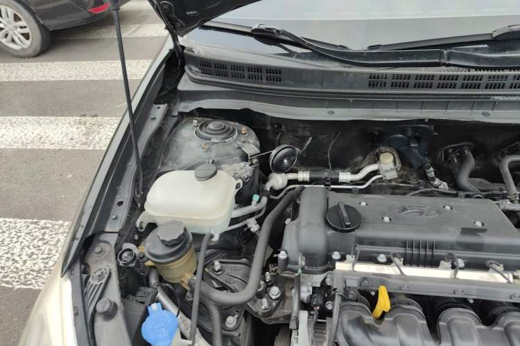 Used Hyundai Celesta 2011 1.6L Automatic Comfort Edition Engine Bay Right