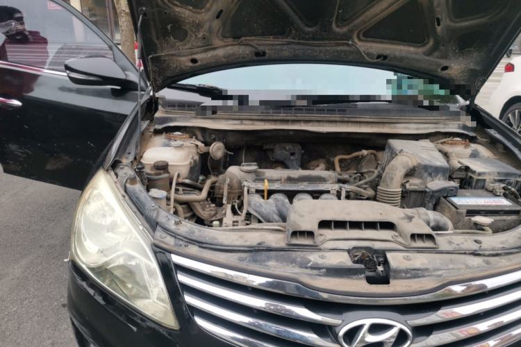 Used Hyundai Celesta 2011 1.6L Manual Luxury Model Engine Bay Right
