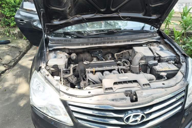 Used Hyundai Celesta 2011 1.6L Automatic Comfort Edition Engine Bay Right