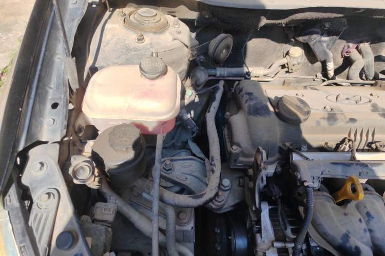 Used Hyundai Celesta 2011 1.6L Automatic Comfort Edition Engine Bay Right