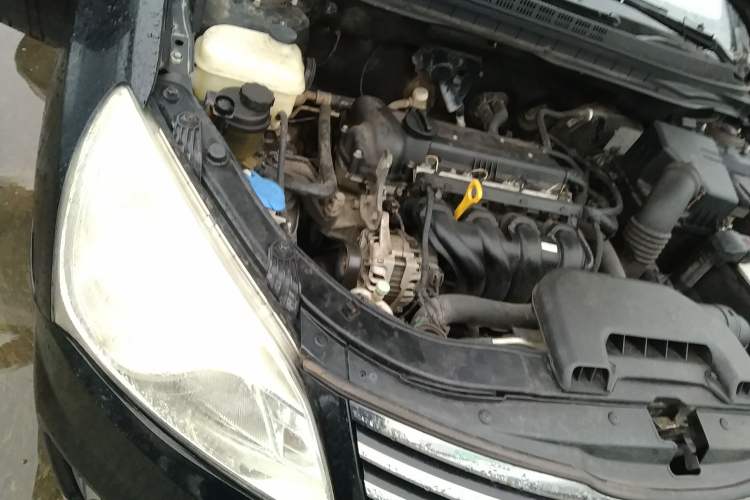Used Hyundai Celesta 2011 1.6L Manual Comfort Edition Engine Bay Right