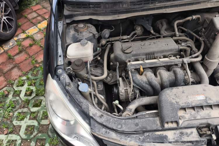 Used Hyundai Celesta 2011 1.6L Manual Comfort Edition Engine Bay Right