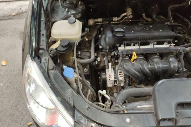 Used Hyundai Celesta 2011 1.6L Manual Comfort Edition Engine Bay Right