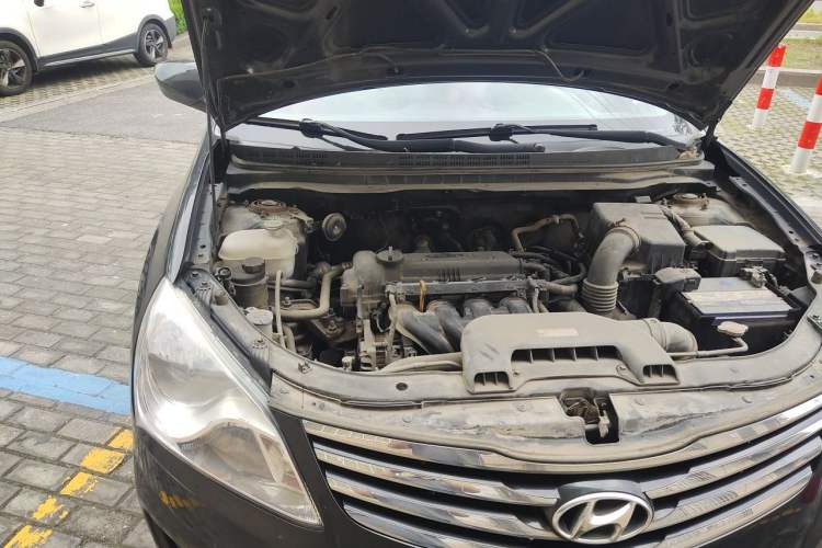 Used Hyundai Celesta 2011 1.6L Manual Comfort Edition Engine Bay Right