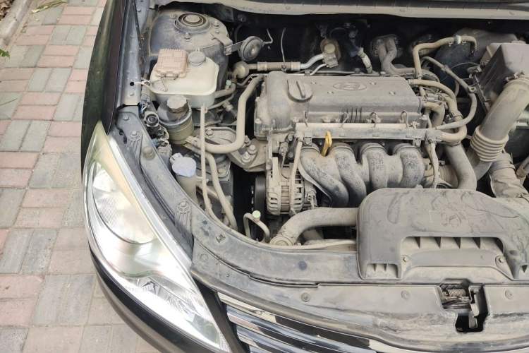Used Hyundai Celesta 2011 1.6L Manual Comfort Edition Engine Bay Right