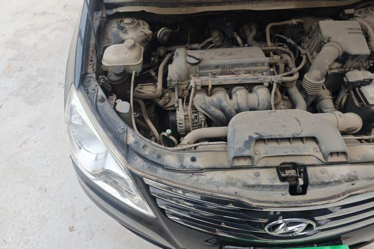 Used Hyundai Celesta 2011 1.6L Manual Comfort Edition Engine Bay Right