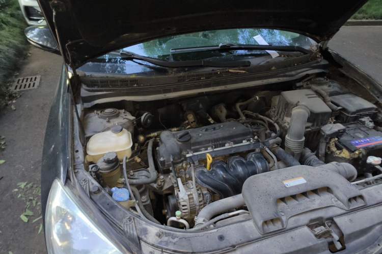 Used Hyundai Celesta 2011 1.6L Manual Luxury Model Engine Bay Right