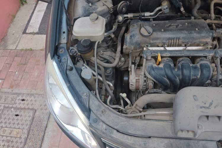 Used Hyundai Celesta 2011 1.6L Automatic Luxury Version Engine Bay Right