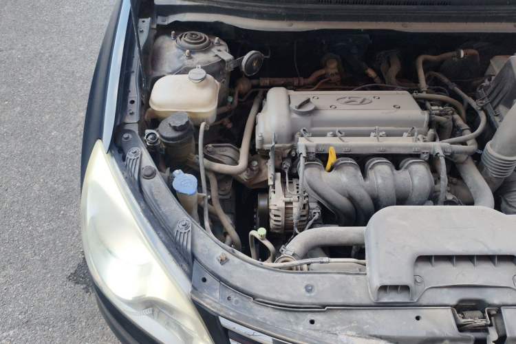 Used Hyundai Celesta 2011 1.6L Manual Luxury Model Engine Bay Right