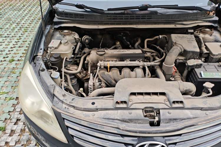 Used Hyundai Celesta 2011 1.6L Automatic Luxury Version Engine Bay Right