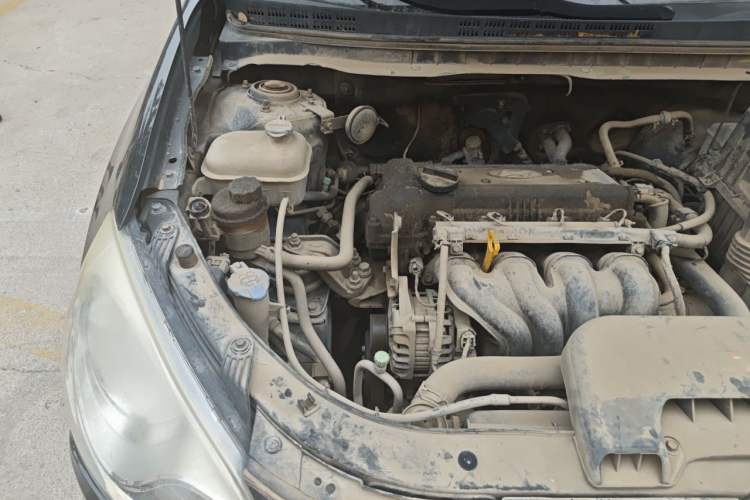 Used Hyundai Celesta 2011 1.6L Manual Luxury Model Engine Bay Right