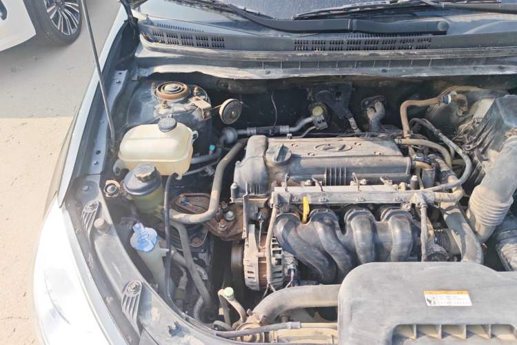 Used Hyundai Celesta 2011 1.6L Manual Comfort Edition Engine Bay Right