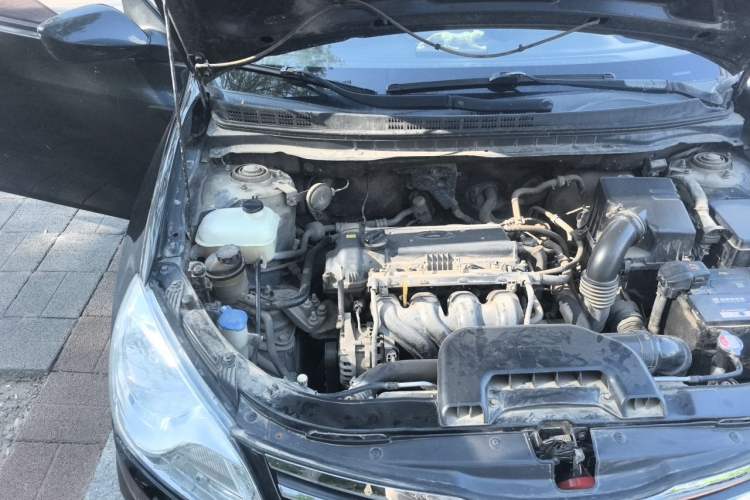 Used Hyundai Celesta 2011 1.6L Manual Comfort Edition Engine Bay Right