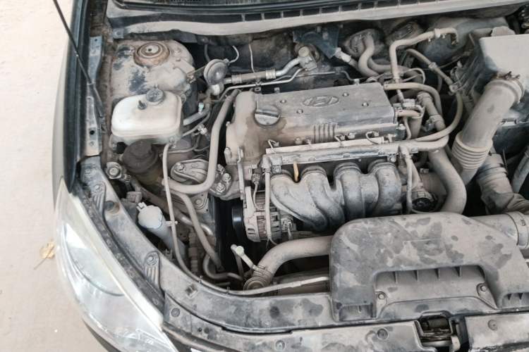 Used Hyundai Celesta 2011 1.6L Manual Comfort Edition Engine Bay Right