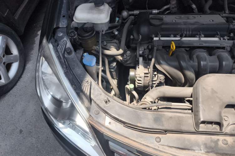 Used Hyundai Celesta 2011 1.6L Manual Comfort Edition Engine Bay Right