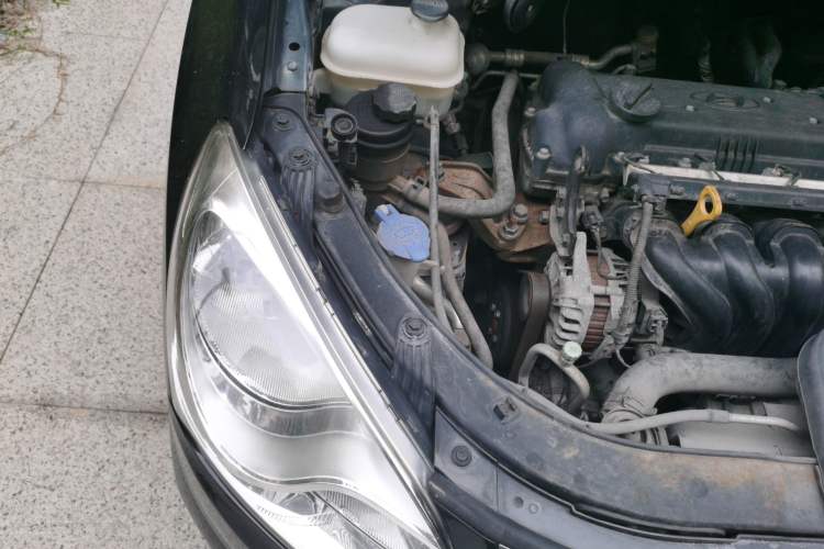 Used Hyundai Celesta 2011 1.6L Manual Comfort Edition Engine Bay Right