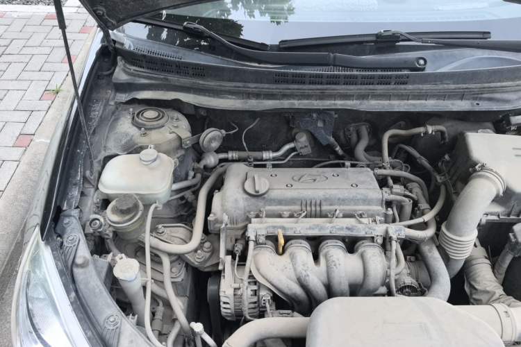 Used Hyundai Celesta 2011 1.6L Manual Luxury Model Engine Bay Right