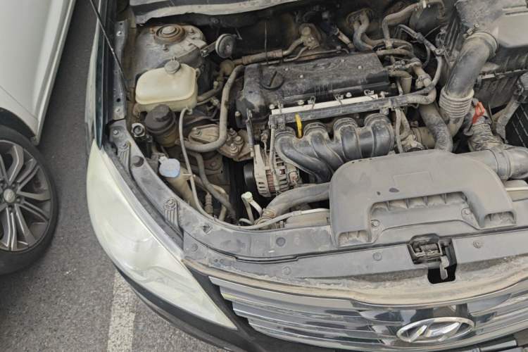 Used Hyundai Celesta 2011 1.6L Automatic Top-Tier Version Engine Bay Right