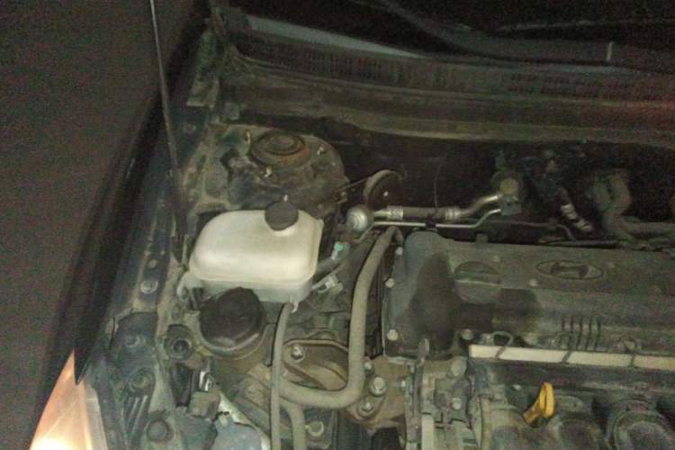 Used Hyundai Celesta 2011 1.6L Manual Luxury Model Engine Bay Right