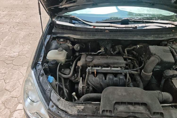 Used Hyundai Celesta 2011 1.6L Manual Comfort Edition Engine Bay Right