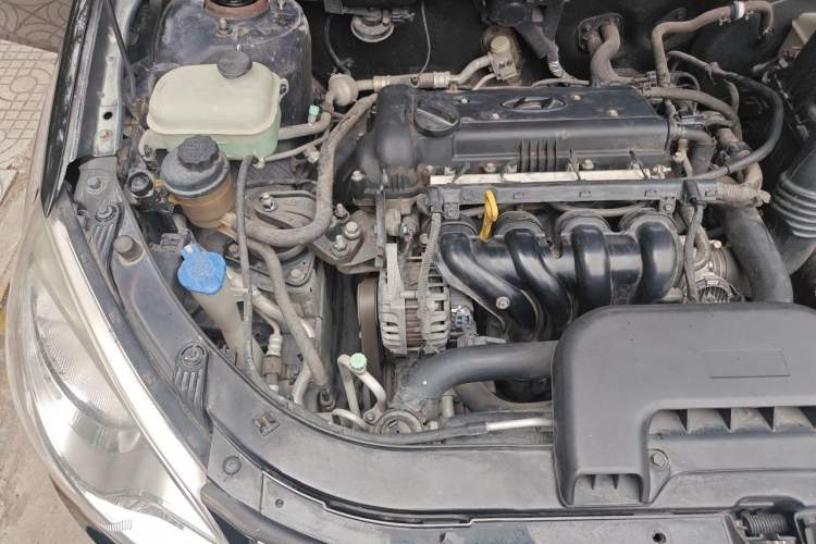 Used Hyundai Celesta 2011 1.6L Manual Comfort Edition Engine Bay Right