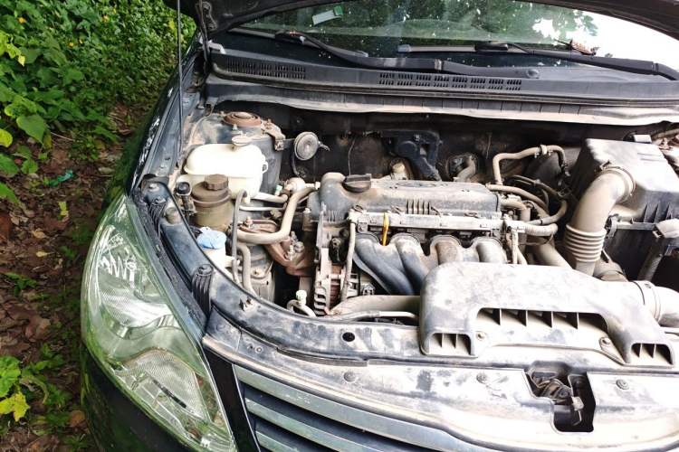 Used Hyundai Celesta 2011 1.6L Manual Comfort Edition Engine Bay Right