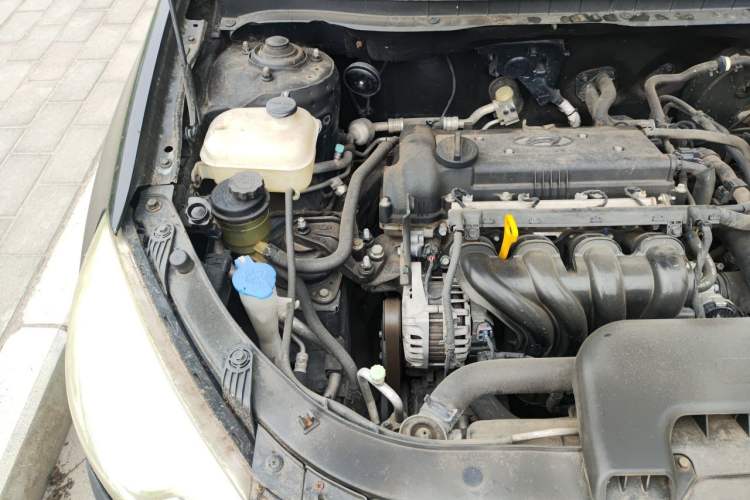 Used Hyundai Celesta 2011 1.6L Manual Comfort Edition Engine Bay Right
