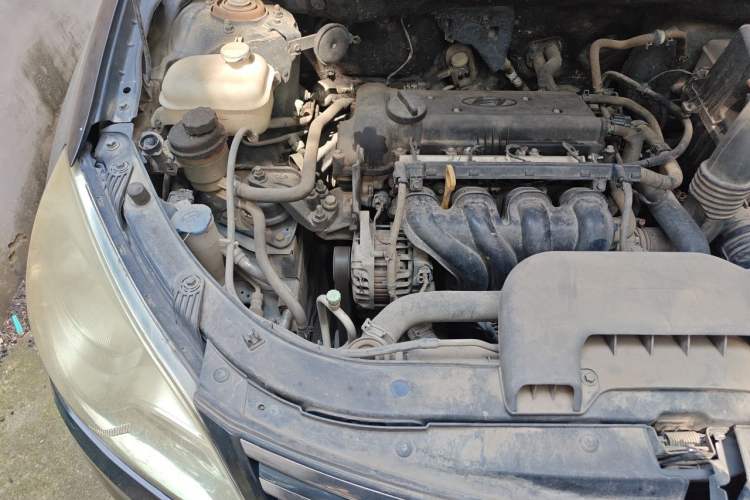 Used Hyundai Celesta 2011 1.6L Manual Luxury Model Engine Bay Right