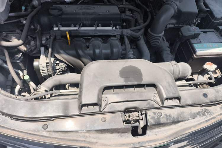 Used Hyundai Celesta 2011 1.6L Manual Comfort Edition Engine Bay
