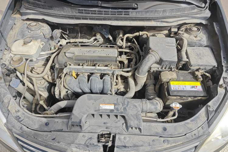 Used Hyundai Celesta 2011 1.6L Manual Comfort Edition Engine Bay