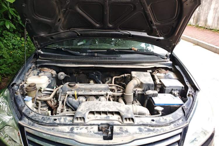 Used Hyundai Celesta 2011 1.6L Manual Comfort Edition Engine Bay