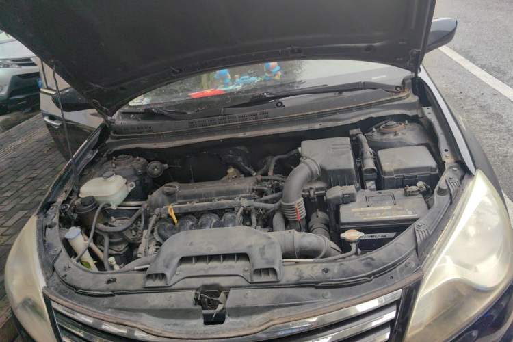 Used Hyundai Celesta 2011 1.6L Automatic Comfort Edition Engine Bay