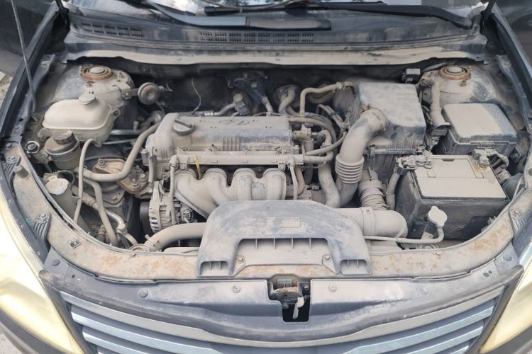 Used Hyundai Celesta 2011 1.6L Manual Comfort Edition Engine Bay