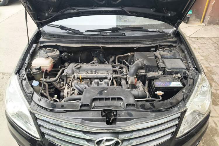 Used Hyundai Celesta 2011 1.6L Automatic Luxury Version Engine Bay
