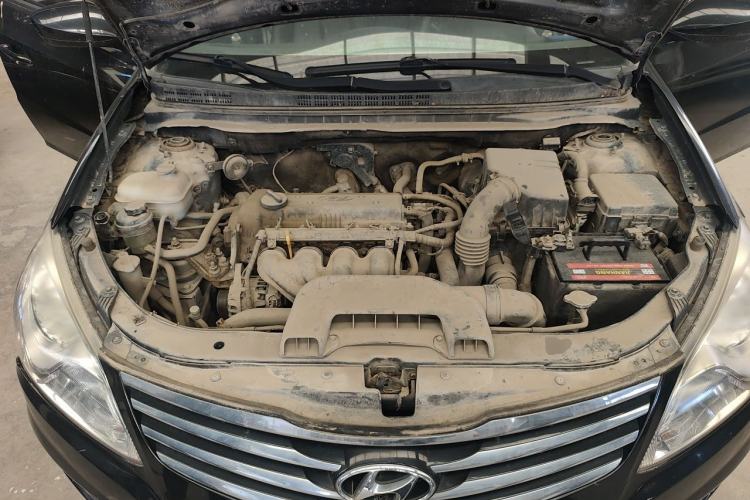 Used Hyundai Celesta 2011 1.6L Manual Comfort Edition Engine Bay