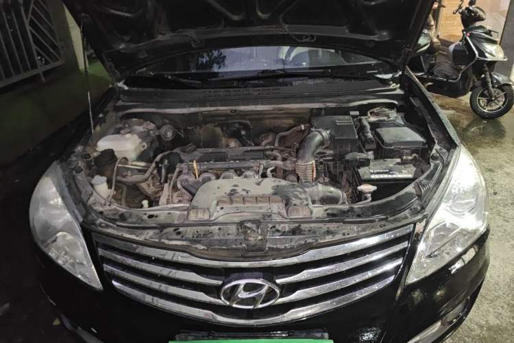 Used Hyundai Celesta 2011 1.6L Automatic Top-Tier Version Engine Bay