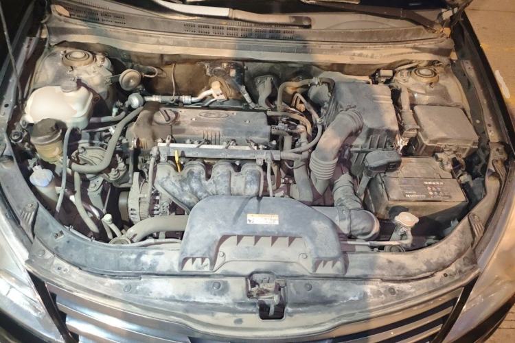 Used Hyundai Celesta 2011 1.6L Manual Luxury Model Engine Bay