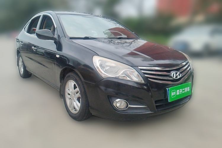 Used Hyundai Celesta 2011 1.6L Manual Comfort Edition Front Right 45 Deg