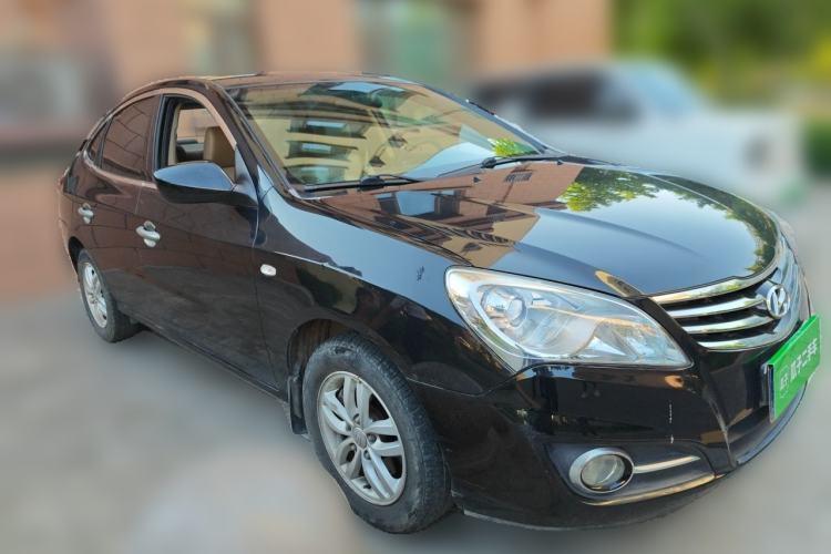 Used Hyundai Celesta 2011 1.6L Manual Comfort Edition Front Right 45 Deg