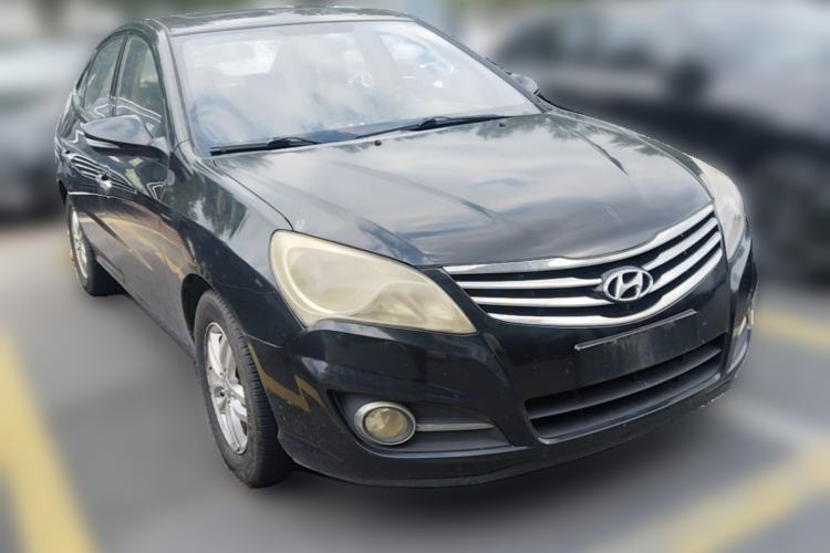 Used Hyundai Celesta 2011 1.6L Manual Luxury Model Front Right 45 Deg