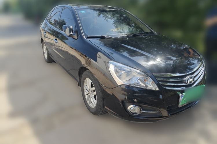 Used Hyundai Celesta 2011 1.6L Automatic Luxury Version Front Right 45 Deg