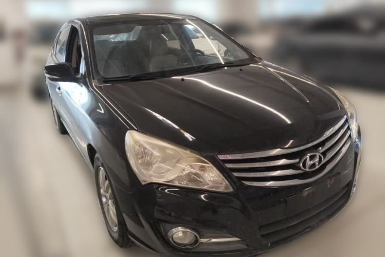 Used Hyundai Celesta 2011 1.6L Automatic Luxury Version Front Right 45 Deg