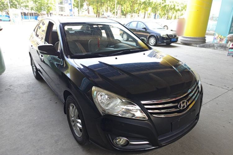 Used Hyundai Celesta 2011 1.6L Manual Luxury Model Front Right 45 Deg