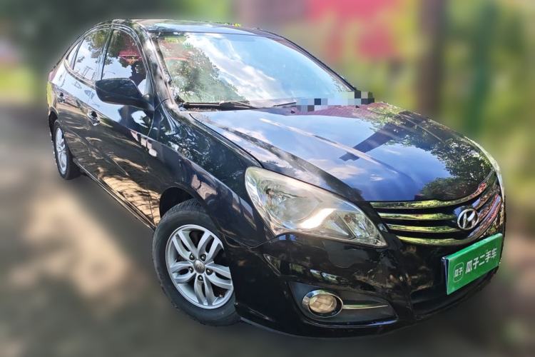 Used Hyundai Celesta 2011 1.6L Manual Comfort Edition Front Right 45 Deg