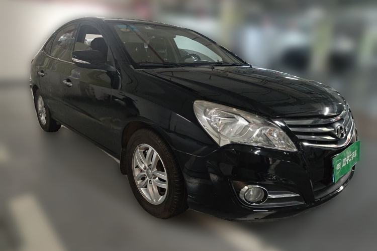 Used Hyundai Celesta 2011 1.6L Manual Luxury Model Front Right 45 Deg