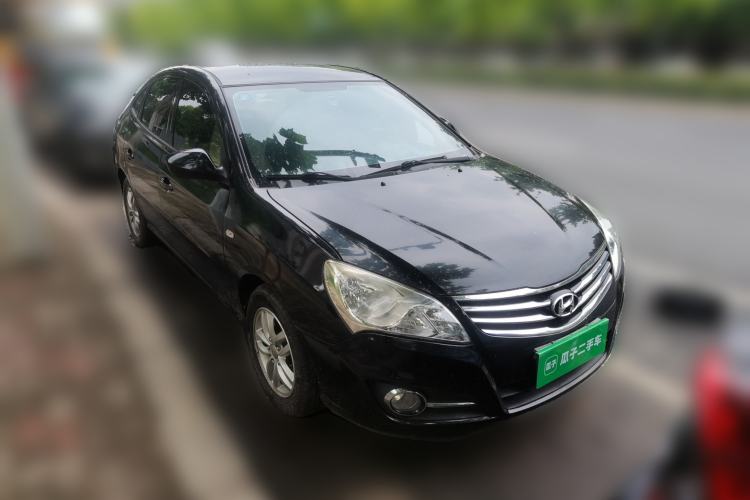 Used Hyundai Celesta 2011 1.6L Manual Comfort Edition Front Right 45 Deg